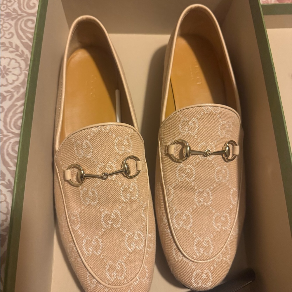 Gucci Beige Loafers with Gold Accents NIB